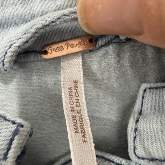 Free People Jacket Women's XS Light Blue Hooded Raw Hem Cropped Denim - Picture 4 of 9